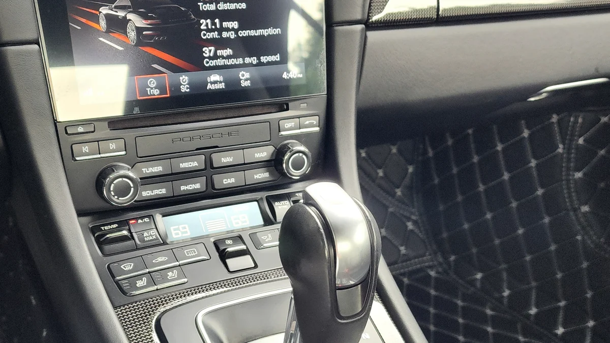 Clean center console and controls in a Porsche 911 Turbo Cabriolet
